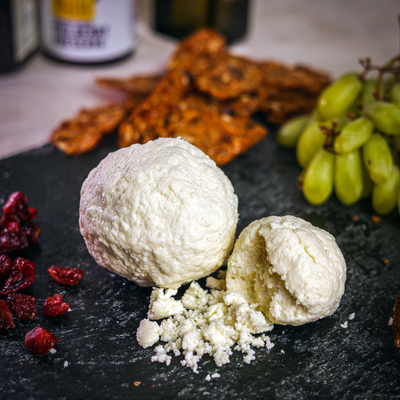 Käse Goat Cheese (Chèvre) made from Goat milk obtained from Gujarat, India